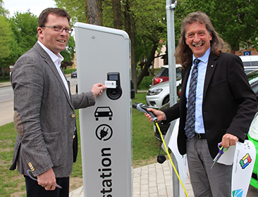 Neustrelitz macht sich Schritt für Schritt fit für die Elektromobilität Neustrelitz macht sich Schritt für Schritt fit für die Elektromobilität