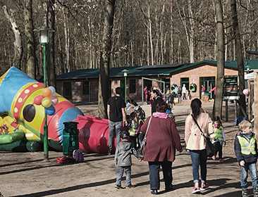 Hunderte feiern Eröffnungsparty von "Jettes Erlebnisfarm" im Tiergarten Hunderte feiern Eröffnungsparty von "Jettes Erlebnisfarm" im Tiergarten
