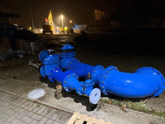 Neue Trinkwasserleitung quasi über Nacht verlegt Neue Trinkwasserleitung quasi über Nacht verlegt